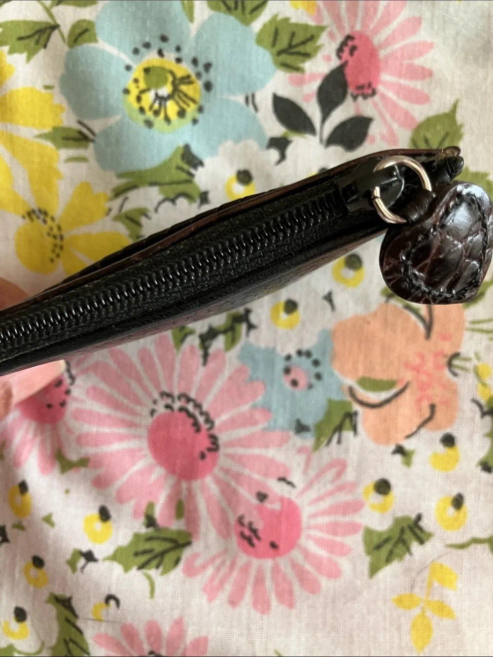 Heart Window Card & Key Pouch in Dark Brown Leather